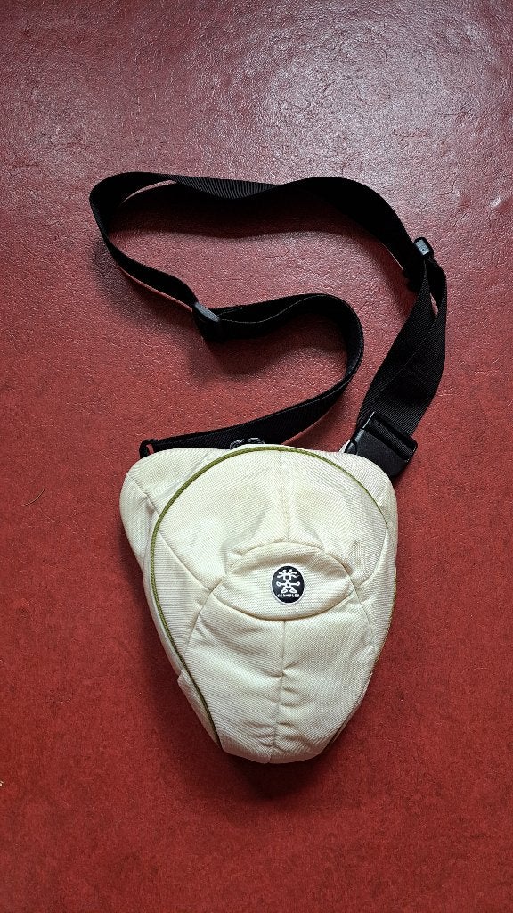 Gratis Crumpler Camera tas, Ophalen, Gevoerd, Wit, Zo goed als nieuw
