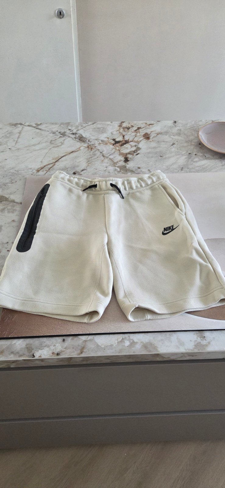 Nike Tech Fleece Shorts - Maat L (147-158 cm), Maat 52/54 (L), Beige, Nike, Ophalen of Verzenden