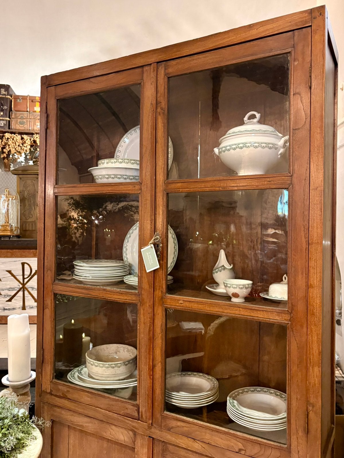 Prachtige houten vitrine kast, servieskast, buffetkast, 200 cm of meer, Hoofdstraat 15 de steeg, Zo goed als nieuw, Il fienile