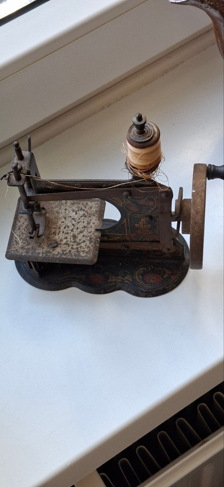Antieke naaimachinetje, Antiek en Kunst, Ophalen