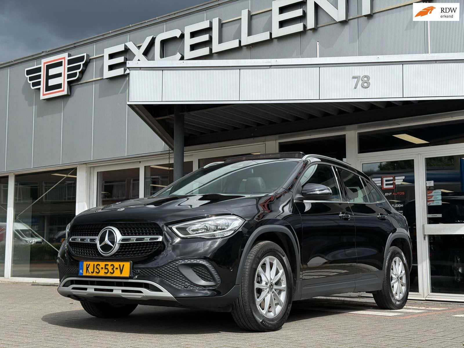 Mercedes-Benz GLA-klasse 250 e Style | Panoramadak | Leder, Dealer onderhouden, Zwart, 1675 kg, Zwart