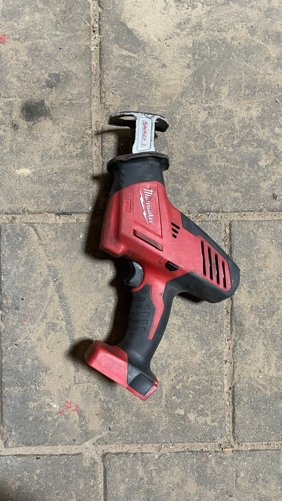 Milwaukee Reciprozaag M18 HACKZALL, Doe-het-zelf en Verbouw, Gereedschap | Zaagmachines, Gebruikt, Verzenden, Minder dan 600 watt