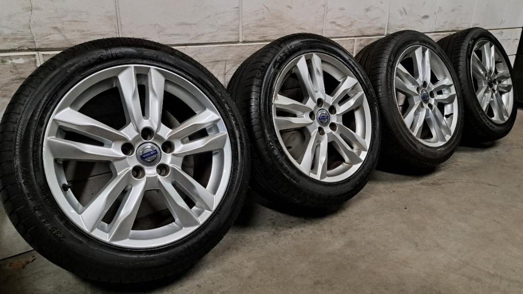 Nieuwe banden & Njord velgen Volvo V60 S60 V70 S80 235/45/17, Auto-onderdelen, Banden en Velgen, Banden en Velgen, Nieuw, 17 inch