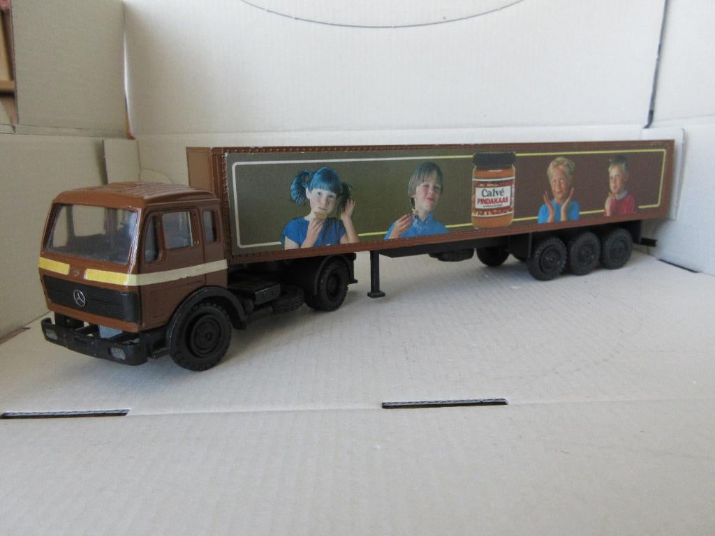 NZG Mercedes-Benz Calve pindakaas, Ophalen of Verzenden, Zo goed als nieuw, Bus of Vrachtwagen, NZG