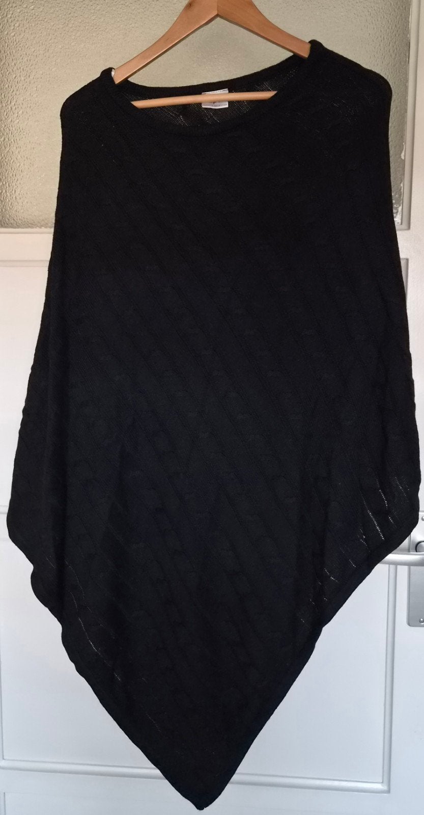 Poncho zwart. Bonprix., Kleding | Dames, Bonprix, Ophalen of Verzenden, Zo goed als nieuw