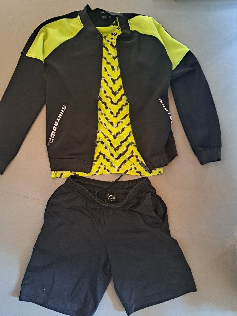 Sportief vest, shirt en sportbroekje maat 158/164, Kinderen en Baby's, Kinderkleding | Maat 158, Gebruikt, Jongen of Meisje, Trui of Vest