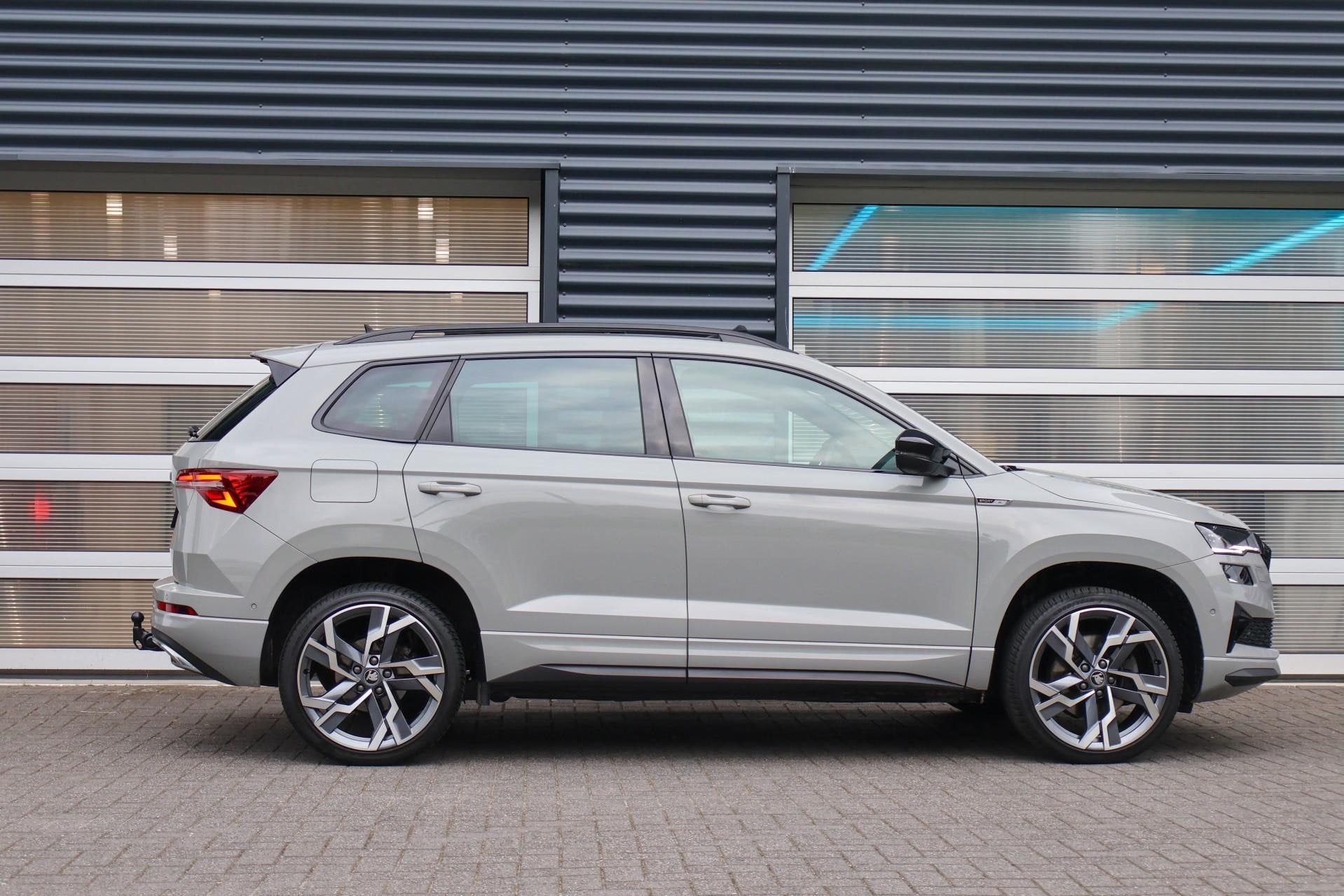 Skoda Karoq 1.5 TSI 150pk DSG ACT Sportline Business | Panor, Auto's, 12 maanden, Stof, 4 cilinders, SUV of Terreinwagen