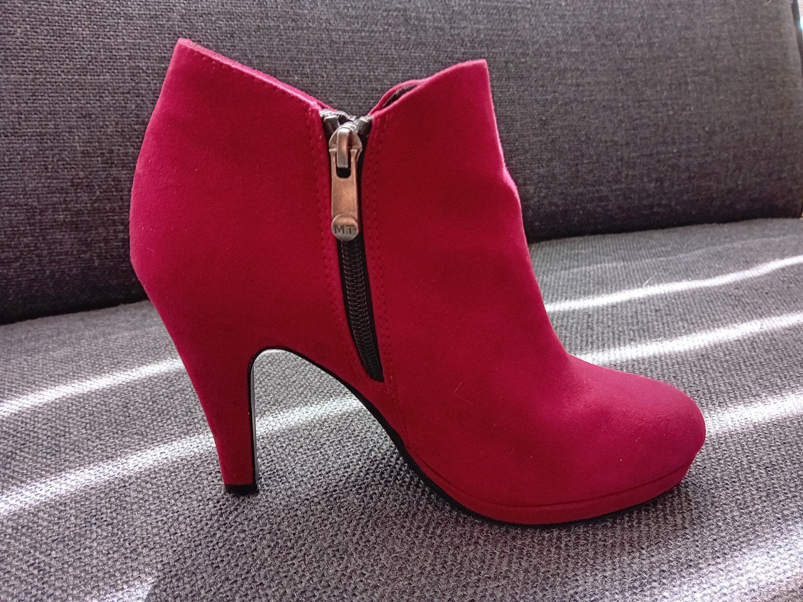 sexy rode hoge hakken, Kleding | Dames, Schoenen, Ophalen of Verzenden, Zo goed als nieuw, Rood, Schoenen met hoge hakken