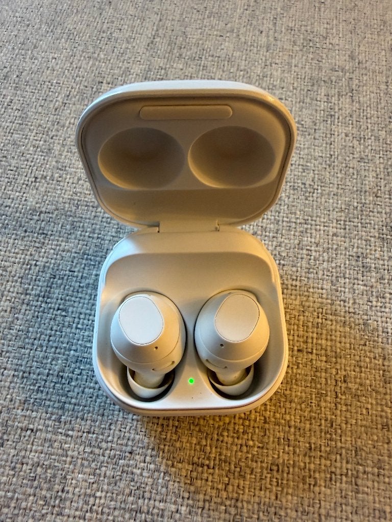Samsung Galaxy Buds FE SM-R400N White Earbuds, Telecommunicatie, Gebruikt, Ophalen of Verzenden, In oorschelp (earbud), Wit