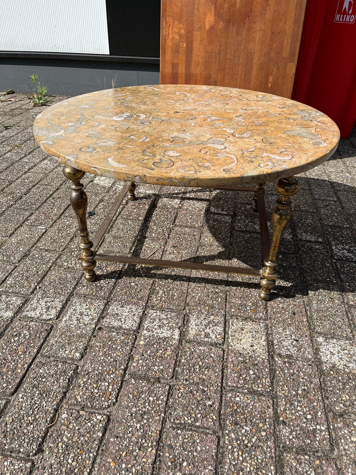 Vintage salontafel met marmeren blad en messing onderstel, Ophalen, Gebruikt, Rond, 50 tot 100 cm