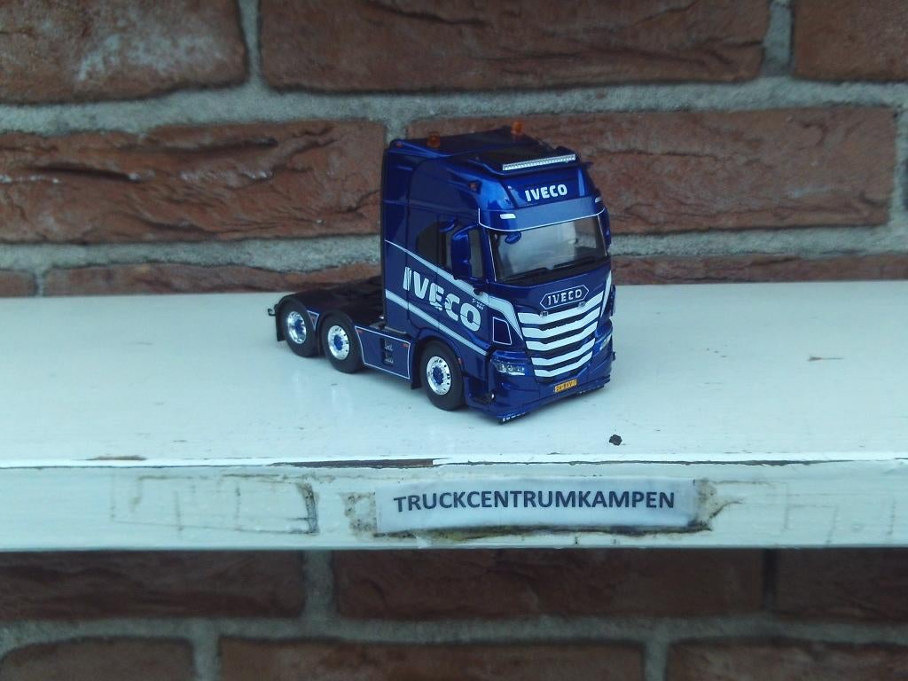 Tekno  Iveco  S - Way  6 x 2  Demo  model., Hobby en Vrije tijd, Modelauto's | 1:50, Ophalen of Verzenden, Nieuw, Bus of Vrachtwagen
