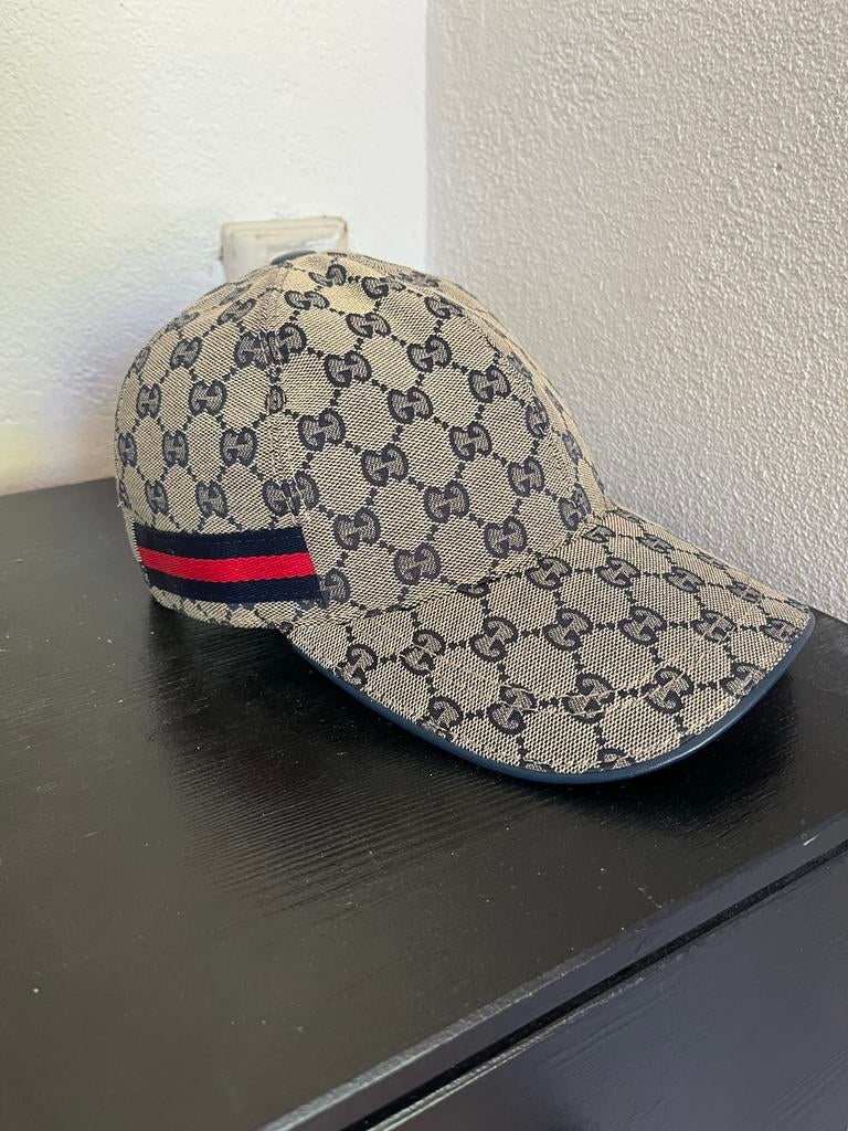 Gucci Pet met GG Monogram en Webstreep, Ophalen, Zo goed als nieuw, One size fits all, Pet