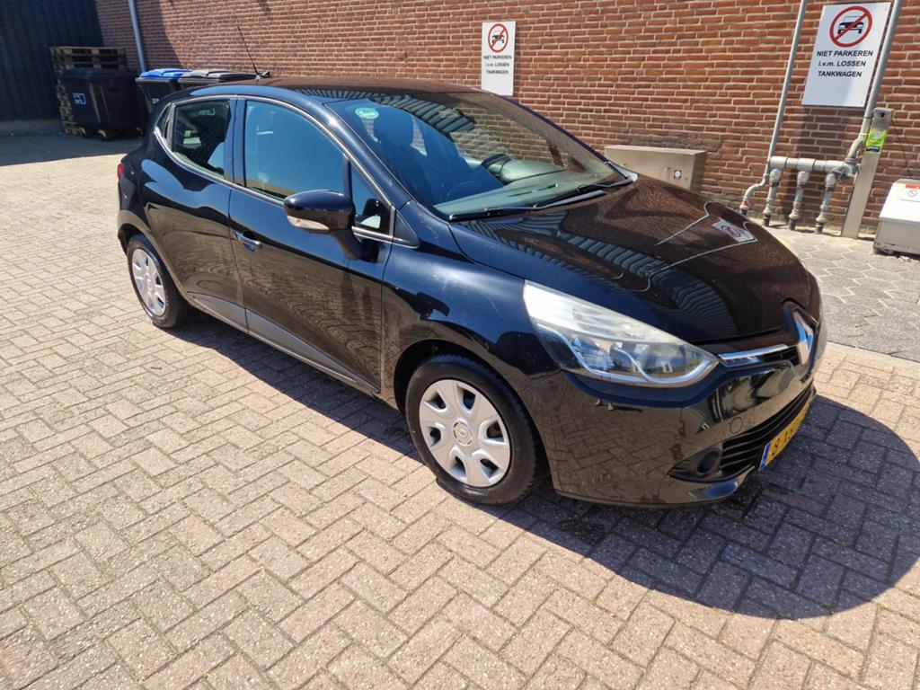 Renault Clio 0.9 TCE 66KW 5-DRS 2014 Zwart, Voorwielaandrijving, 898 cc, Stof, 40 €/maand