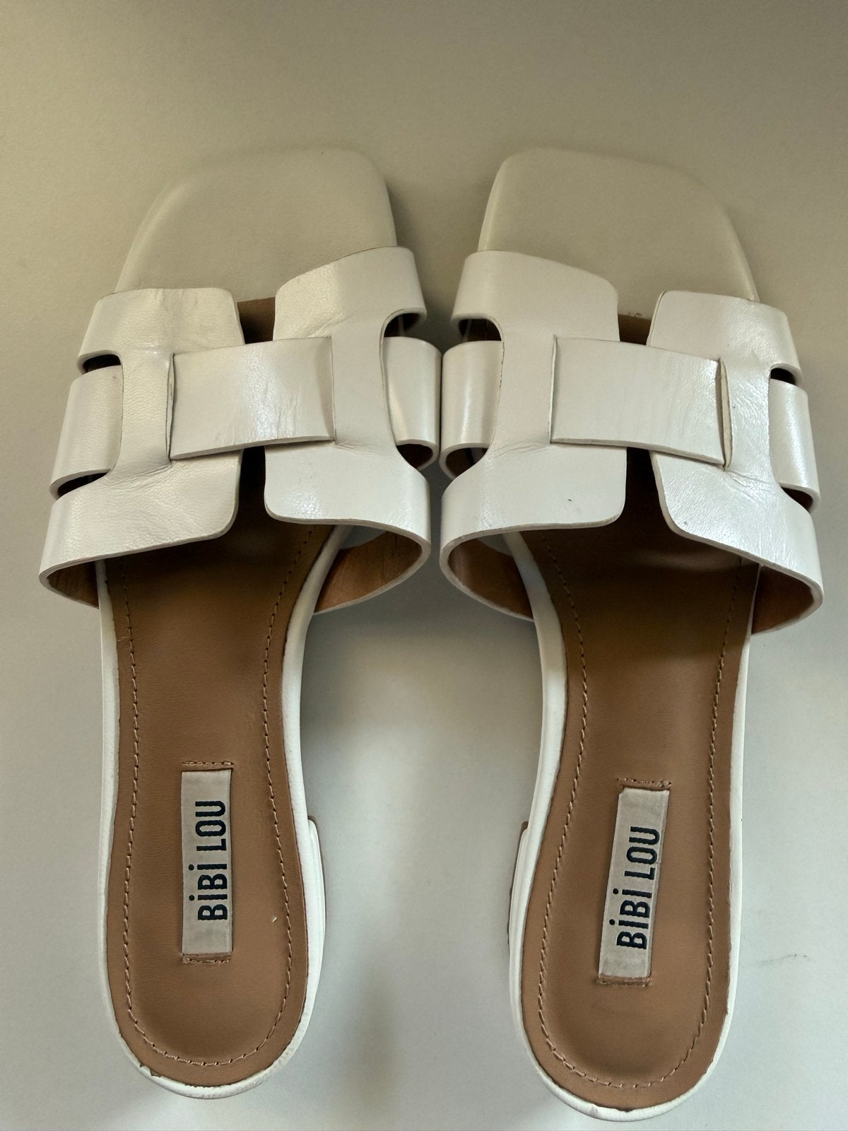 Bibi Lou Leren Slippers Maat 37, Ophalen of Verzenden, Gedragen, Wit, Slippers