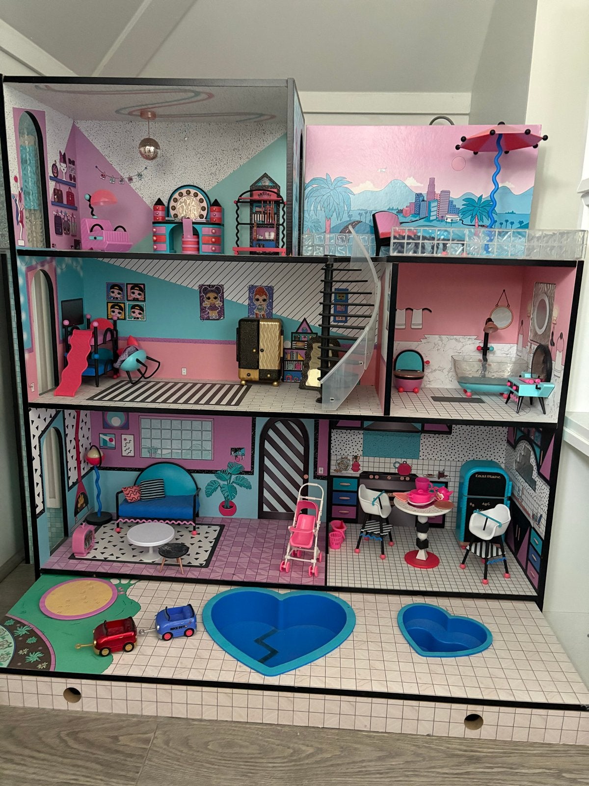 L.O.L. Surprise! OMG Huis Poppenhuis met 85+ Verrassingen, Ophalen, Zo goed als nieuw, Poppenhuis