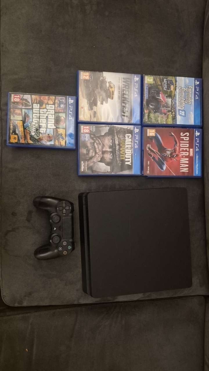 PlayStation 4 Slim 500GB met controller en 5 games, Ophalen, Zo goed als nieuw, Met 1 controller, Slim