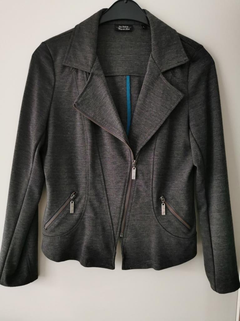 Grijs jasje van So Soire, mt M/L, Maat 38/40 (M), So Soire, Ophalen of Verzenden, Zo goed als nieuw