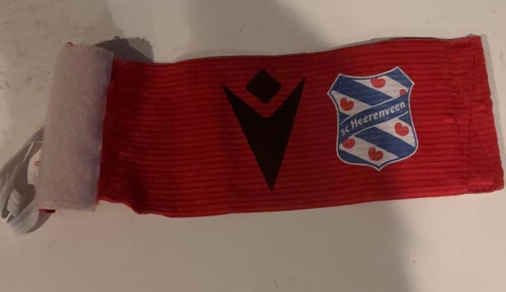 Aanvoerders band Sc Heerenveen Matchworn door Luuk Brouwers, Ophalen of Verzenden, Zo goed als nieuw, Overige binnenlandse clubs