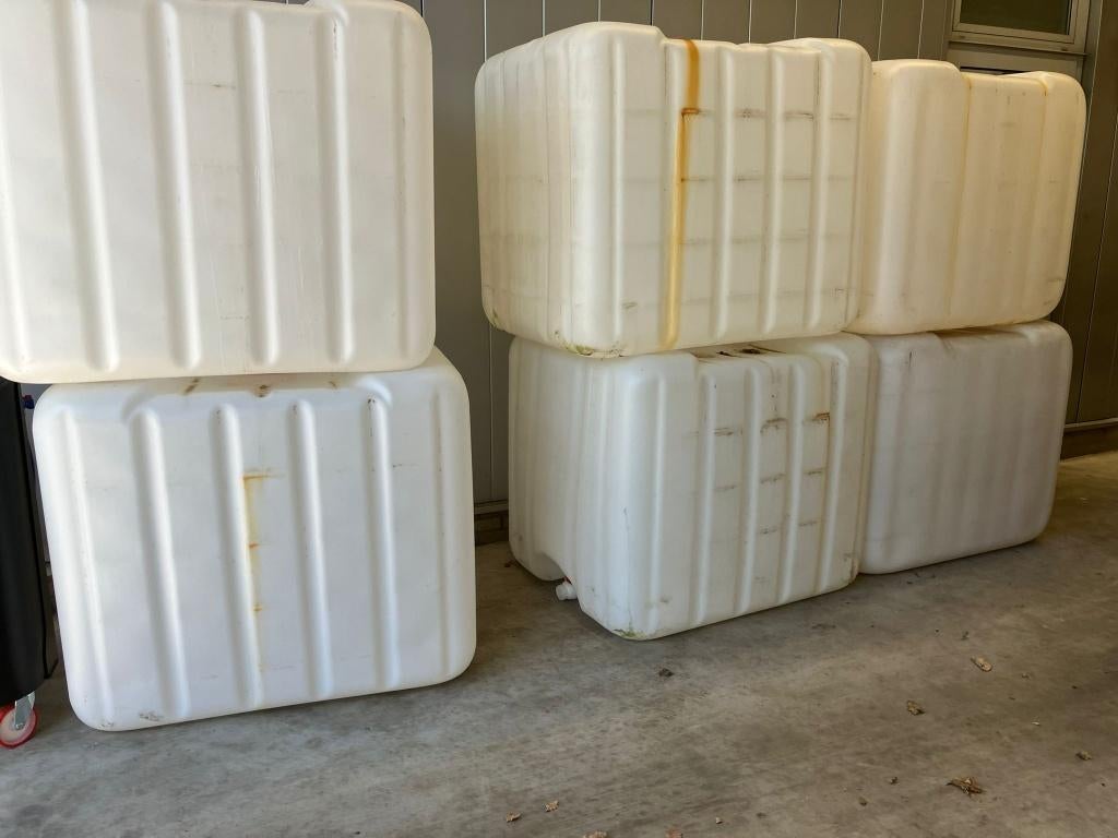 Waterbak / vat 1000 liter 6 stuks, 150 liter of meer, Ophalen, Gebruikt, Kunststof