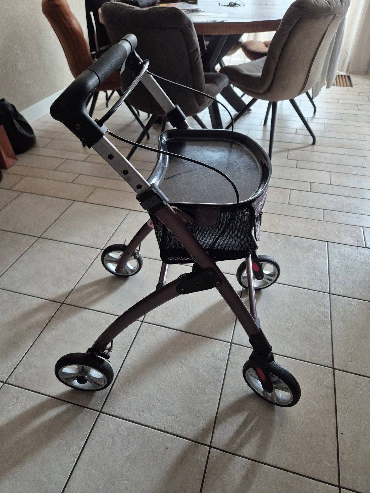 binnen rollator, Ophalen