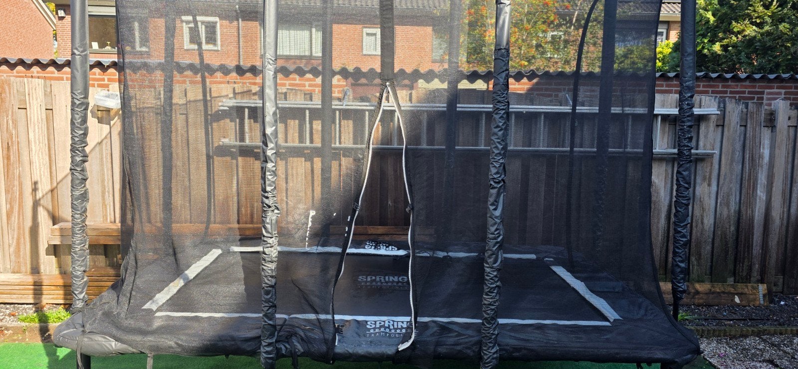 trampoline met vangnet, Ophalen