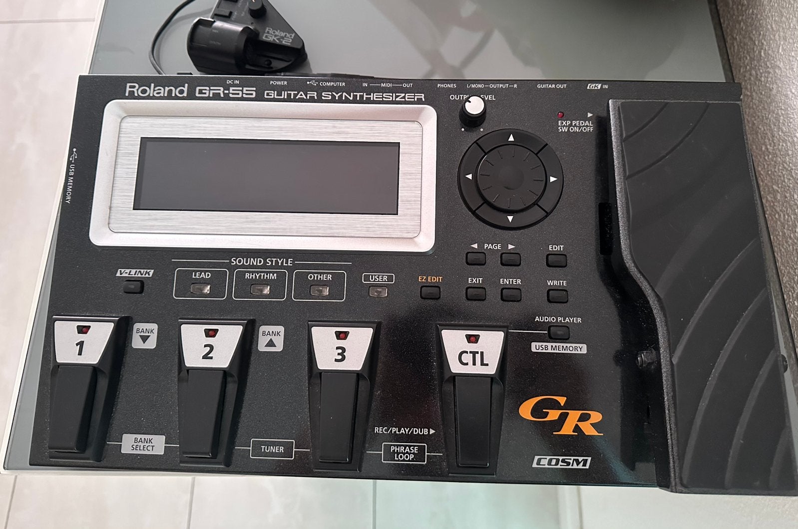 Roland GR-55 Gitaar Synthesizer + Roland GK-2 pickup, Ophalen of Verzenden, Zo goed als nieuw