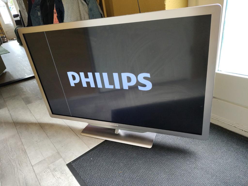 Philips TV met defect scherm - Ideaal voor onderdelen, Philips, 50 Hz, LCD, Ophalen of Verzenden