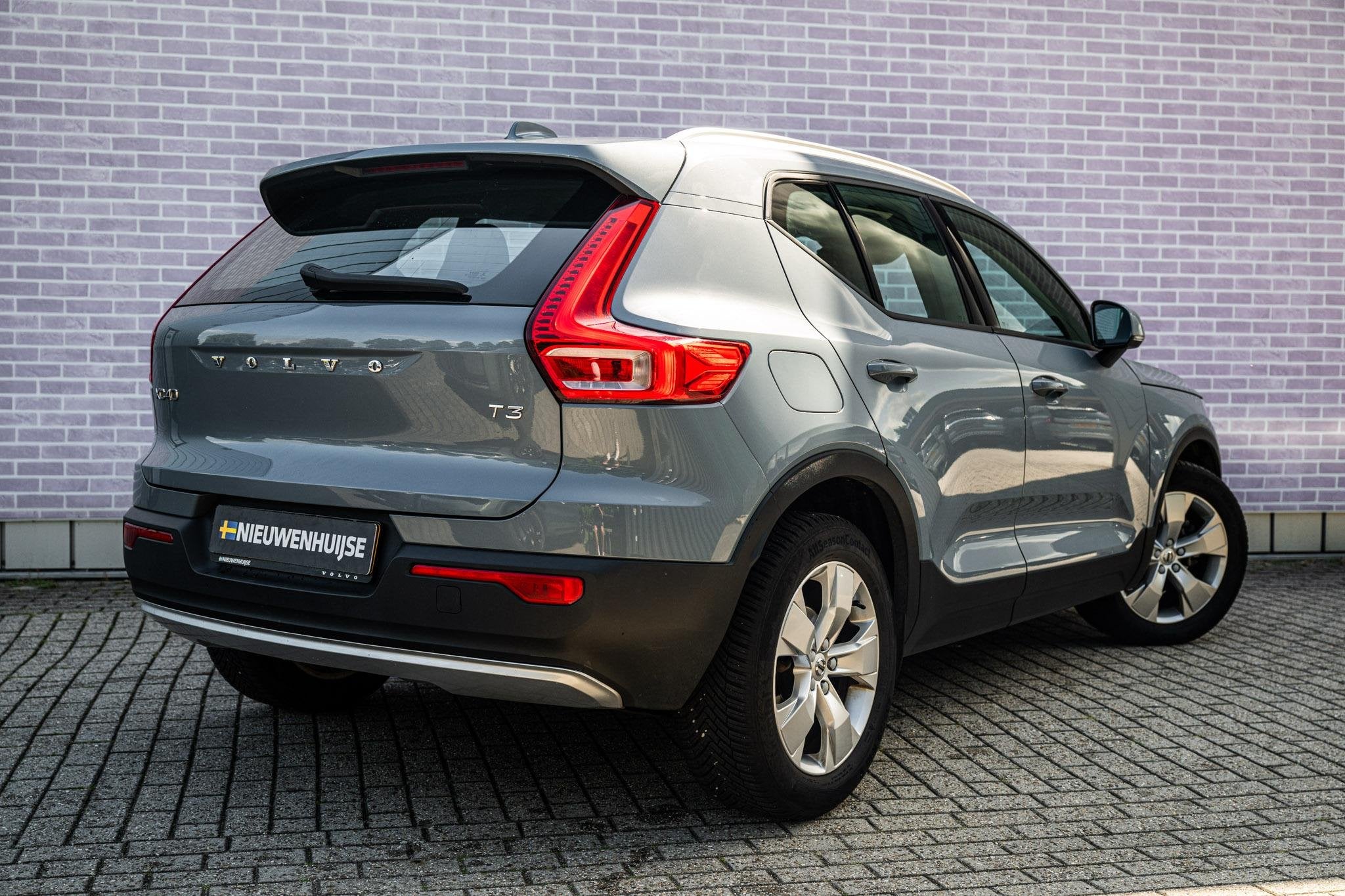 Volvo XC40 1.5 T3 Momentum Pro | Trekhaak | Achteruitrijcame, Auto's, Gebruikt, Euro 6, Automatische klimaatregeling, 163 pk