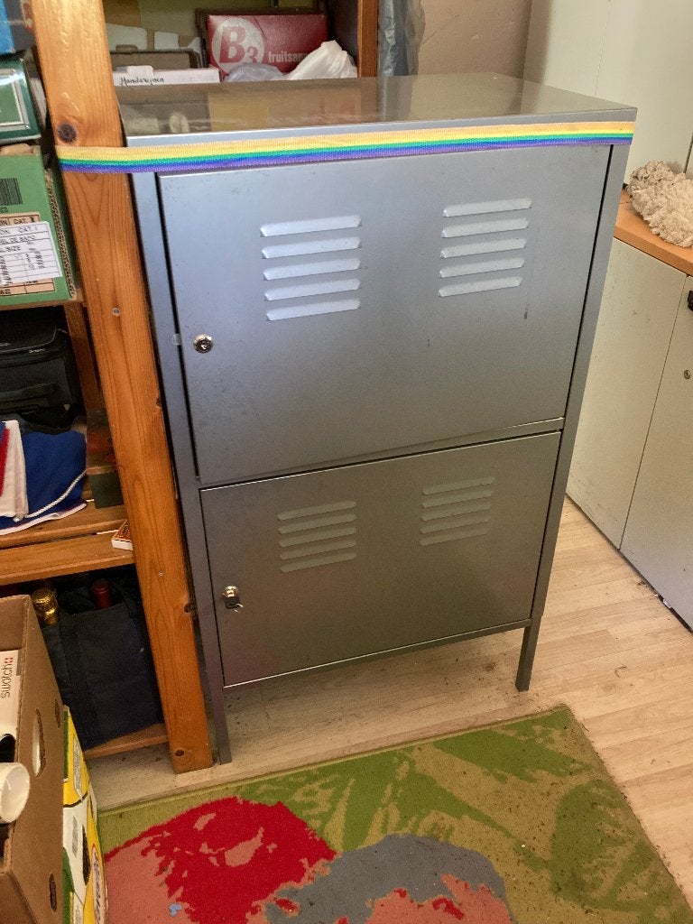 Grijs metalen IKEA kast, Ophalen, Minder dan 50 cm, 1 of 2 laden, 100 tot 150 cm