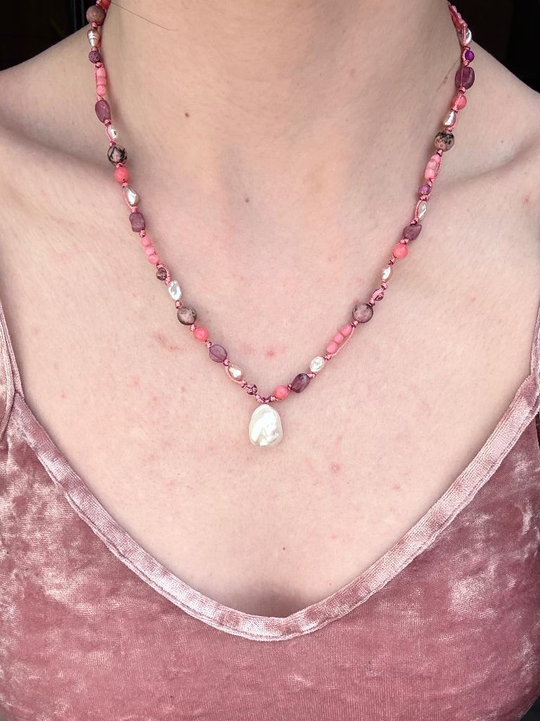 Handgemaakte roze ketting., Sieraden, Tassen en Uiterlijk, Kettingen, Ophalen, Nieuw, Roze, Overige materialen