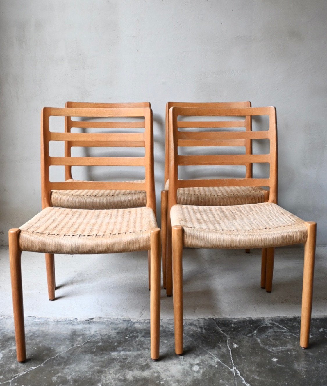 Deense Design Eetkamerstoelen  Niels Otto Møller Model 85, Huis en Inrichting, Ophalen, Bruin, Niels Otto Møller, Vier
