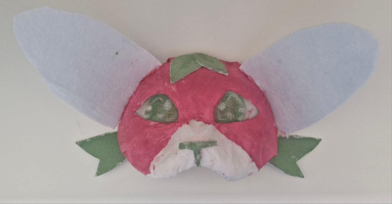 Leuk therian aardbijen konijn masker te koop!, Handgemaakt, Dieren, Nieuw, Meerkleurig