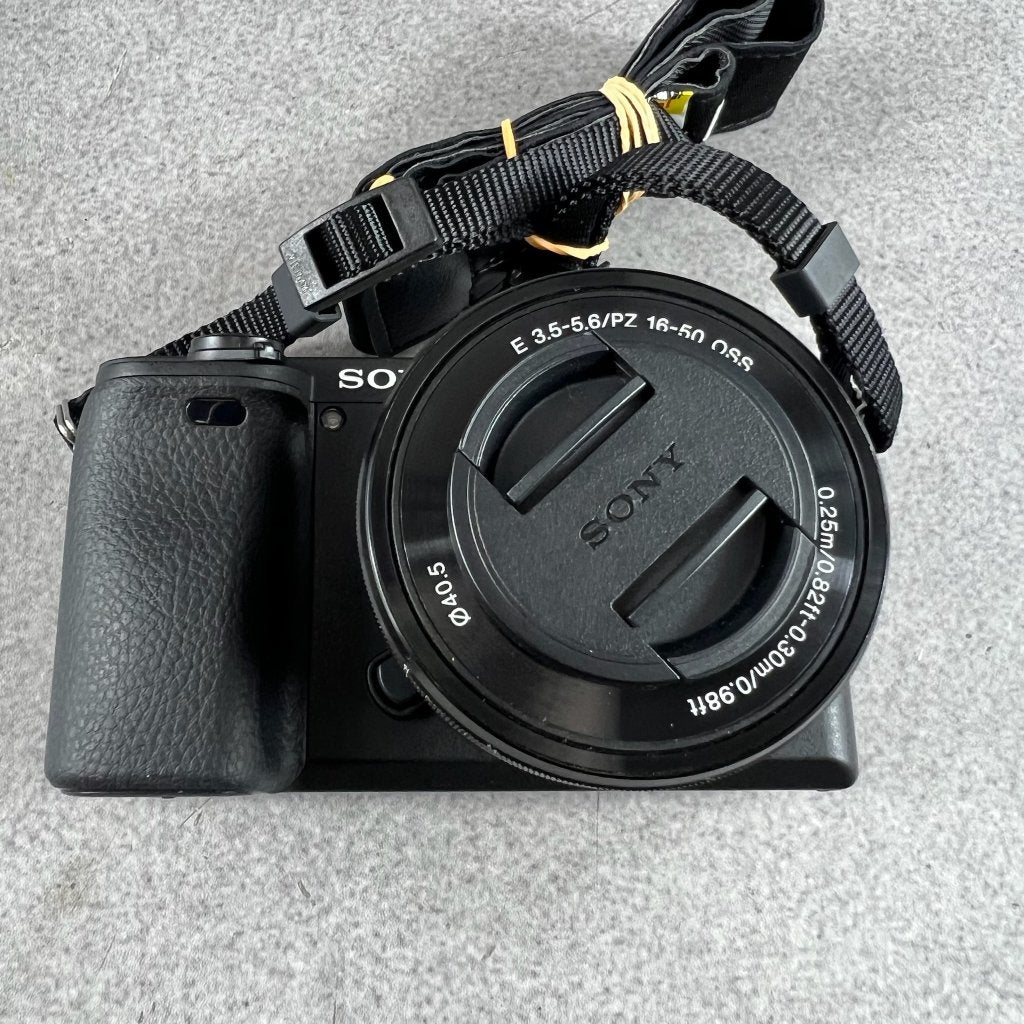 Sony A6400 + 16-50 | 24,2MP | hoes en lader | 412654, Gebruikt, Accu, Ophalen of Verzenden, 24 megapixels