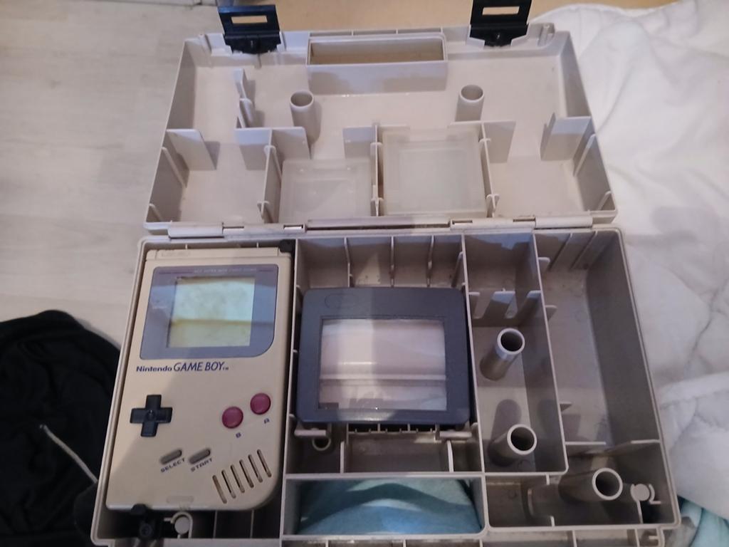 Game Boy Classic met 8 spellen, vergrootglas en koffer, Ophalen, Gebruikt, Overige genres, 1 speler