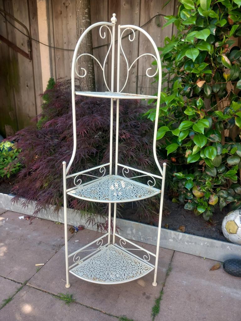 Decoratief smeedijzeren hoekrek voor planten/decoratie, Ophalen, Gebruikt