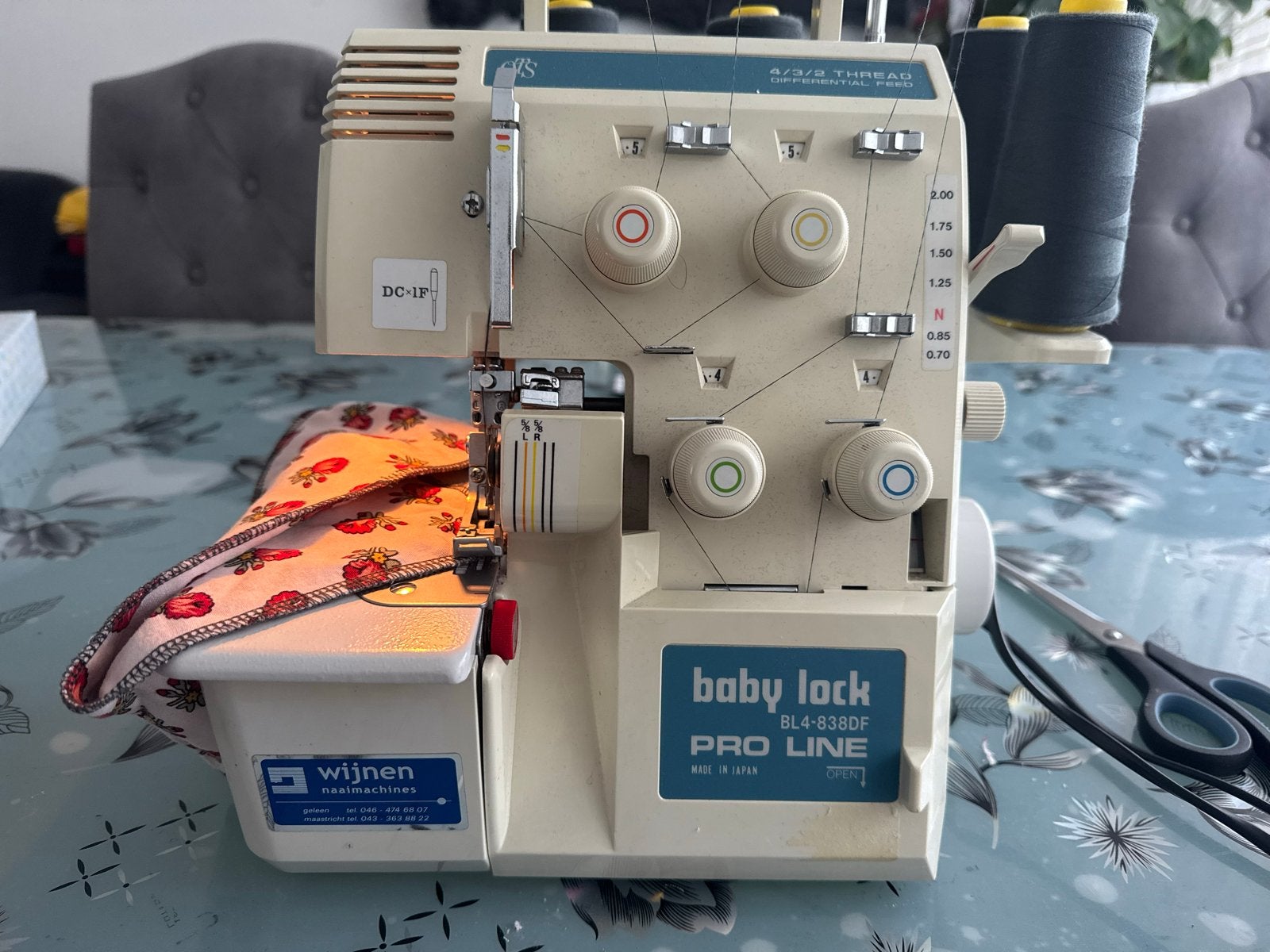 Baby Lock Pro Line BL4-838DF Lockmachine, Hobby en Vrije tijd, Naaimachines en Toebehoren, Ophalen of Verzenden, Gebruikt, Lockmachine