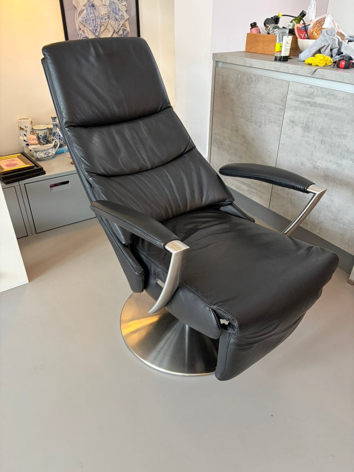 Elektrische leren relaxfauteuil (Prominent type) luxe !!, Ophalen, Zo goed als nieuw, 50 tot 75 cm, Leer