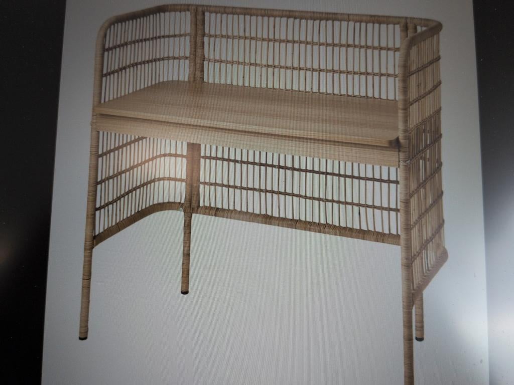 Nieuw IKEA FRYKSÅS bureau van rotan en hout, Huis en Inrichting, Ophalen, Overige typen, Hout, Nieuw