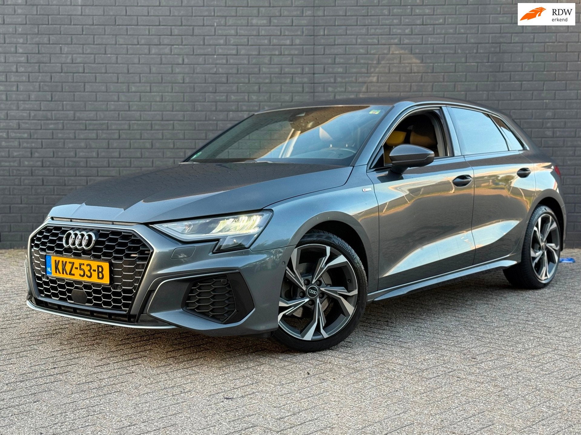 Audi A3 SPORTBACK 30 TFSI S-Line edition Virtual LED Leer La, Gebruikt, Leder, Bedrijf, 19 km/l