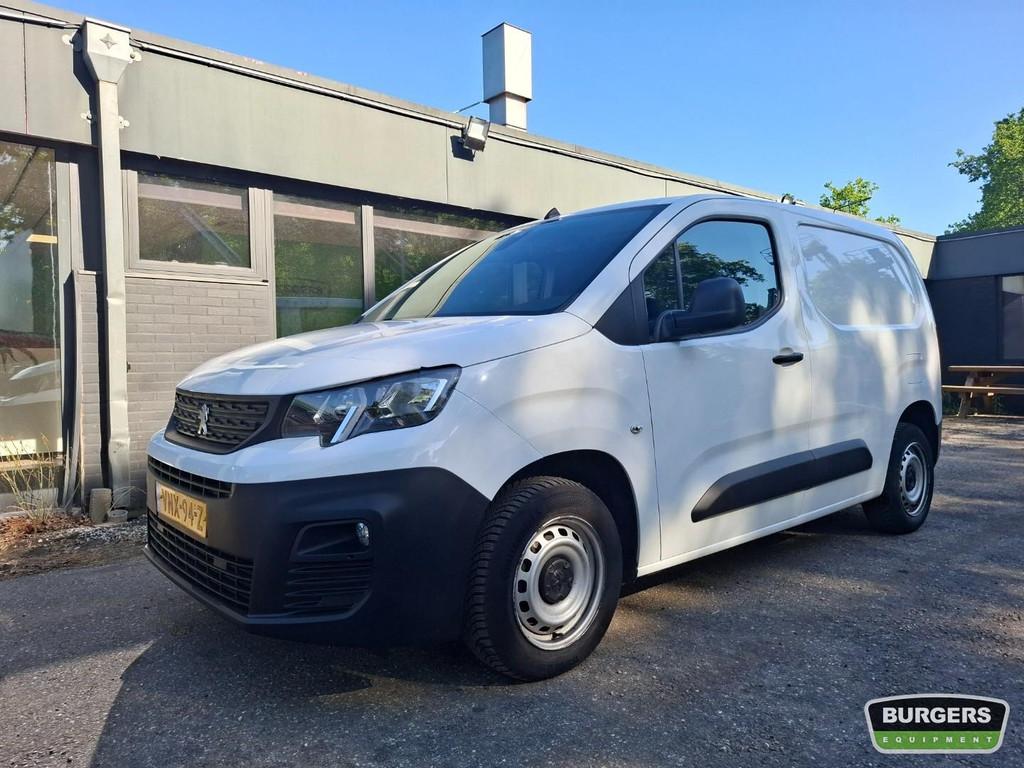 Peugeot Partner + Navigatie | PDC | Airco BE2980, Auto's, Voorwielaandrijving, Gebruikt, Euro 6, 1199 cc