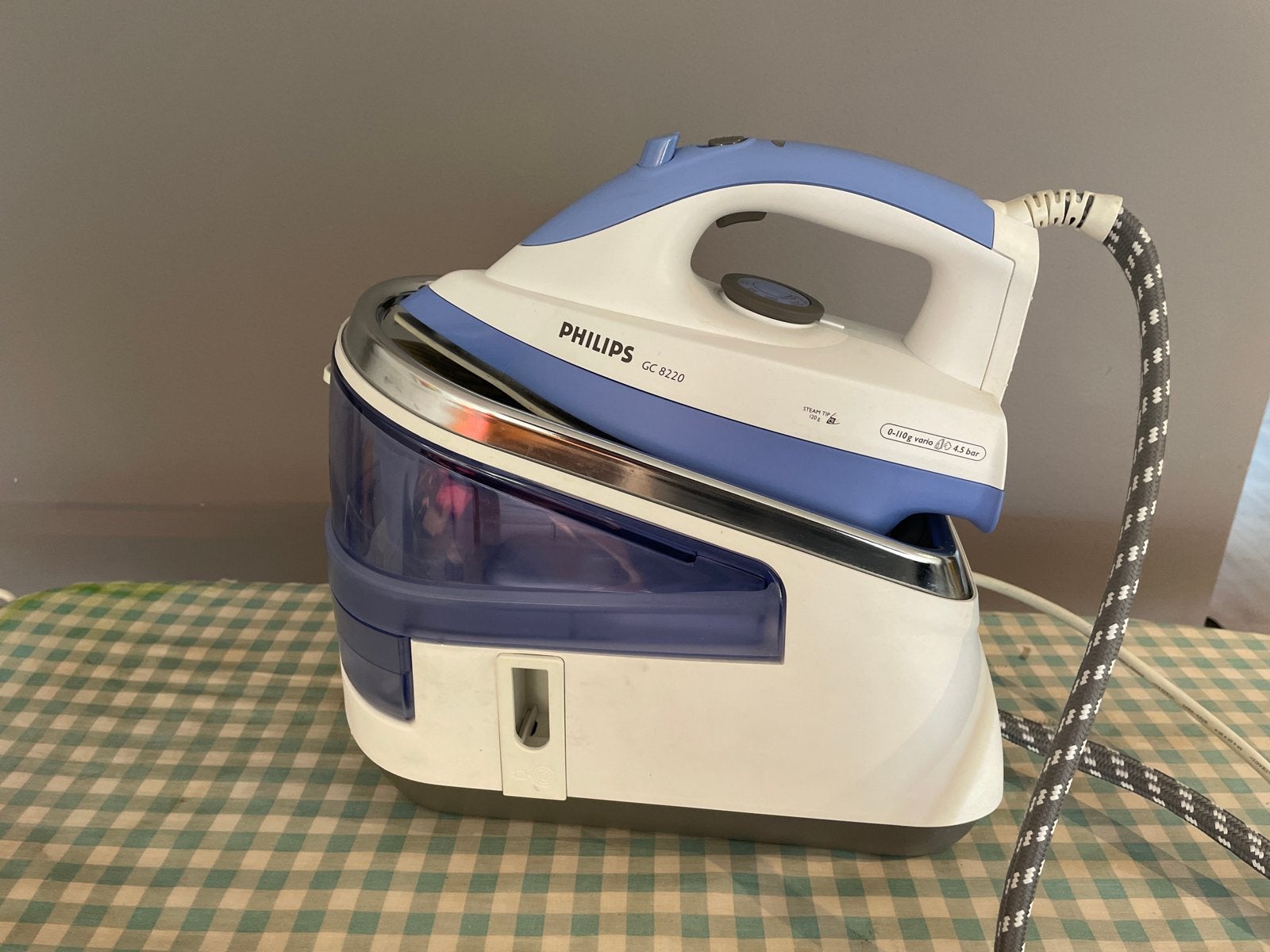 Philips GC 8220 Stoomstrijkijzer - Krachtig en Efficiënt, Ophalen, Zo goed als nieuw, Strijkijzer met snoer