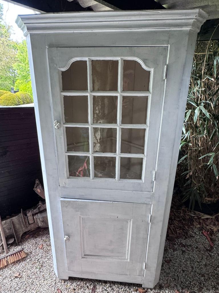Brocante houten hoekkast met planken, Huis en Inrichting, Kasten | Vitrinekasten, Ophalen, Met plank(en), Gebruikt, 50 tot 100 cm