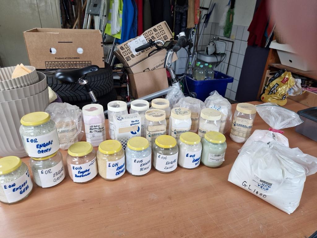 grondstoffen voor keramiek glazuur, Ophalen, Gebruikt