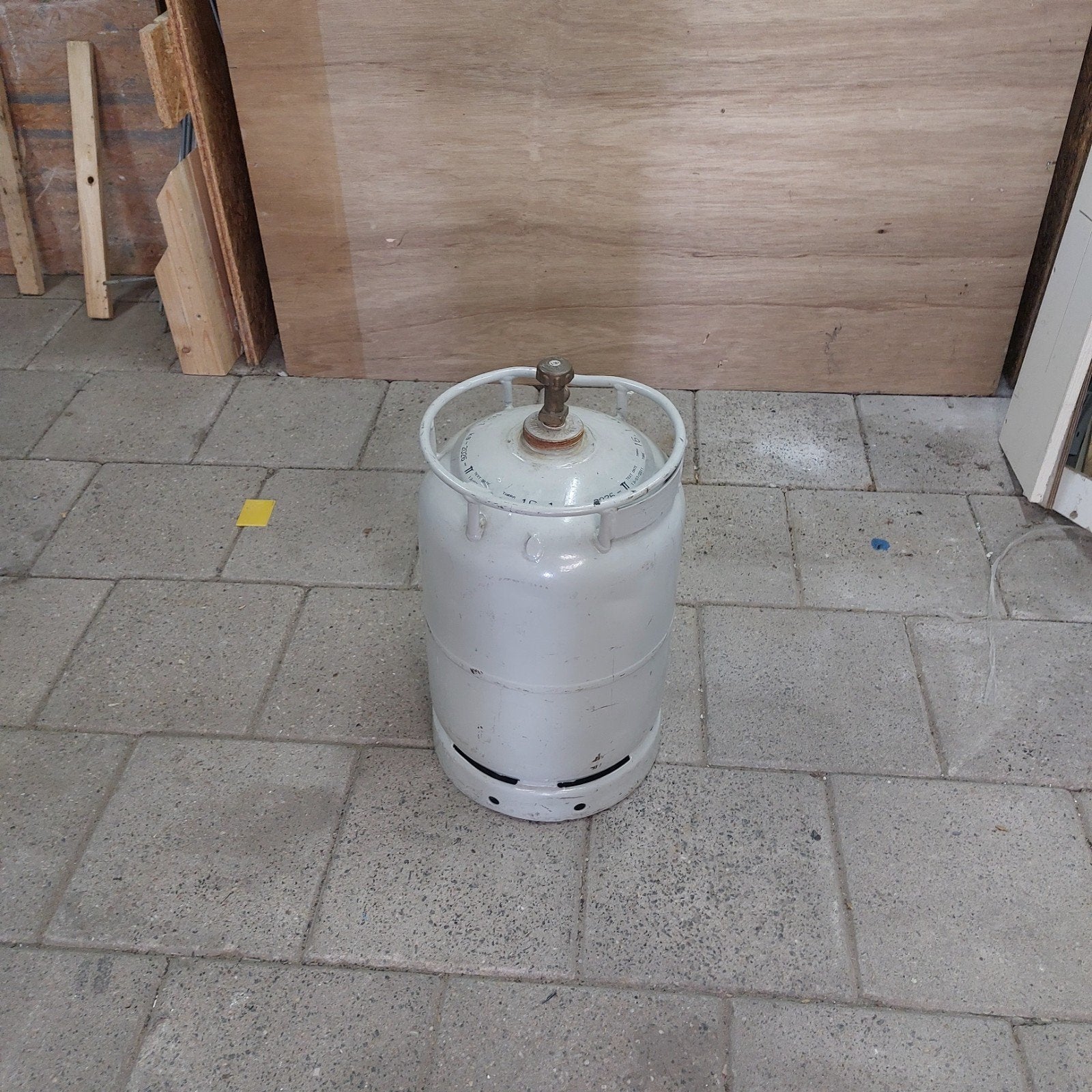 Lege gasfles, Ophalen