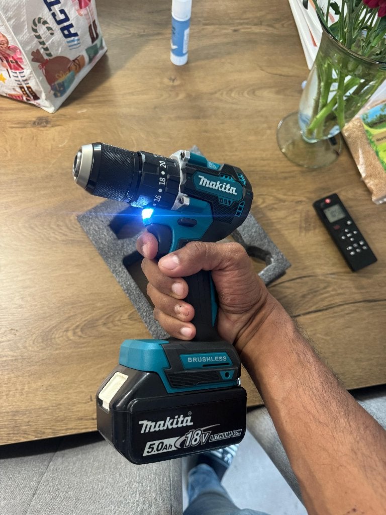 Foto 5 van Makita DDF487 + BL1860B 6.0Ah 18V Compleet