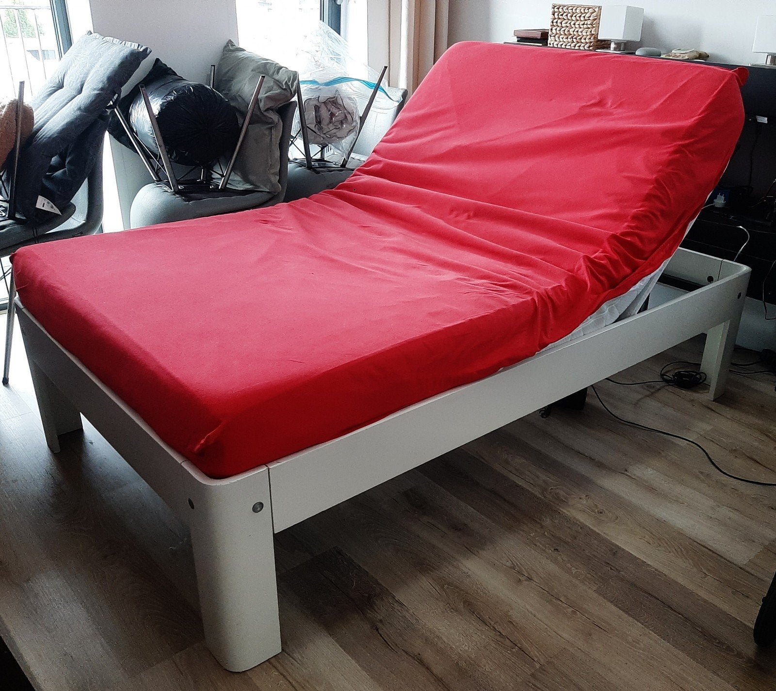 Auping Auronde bed met verstelbare bodem, hoge poten, matras, Huis en Inrichting, Ophalen, Gebruikt, Wit, Twijfelaar