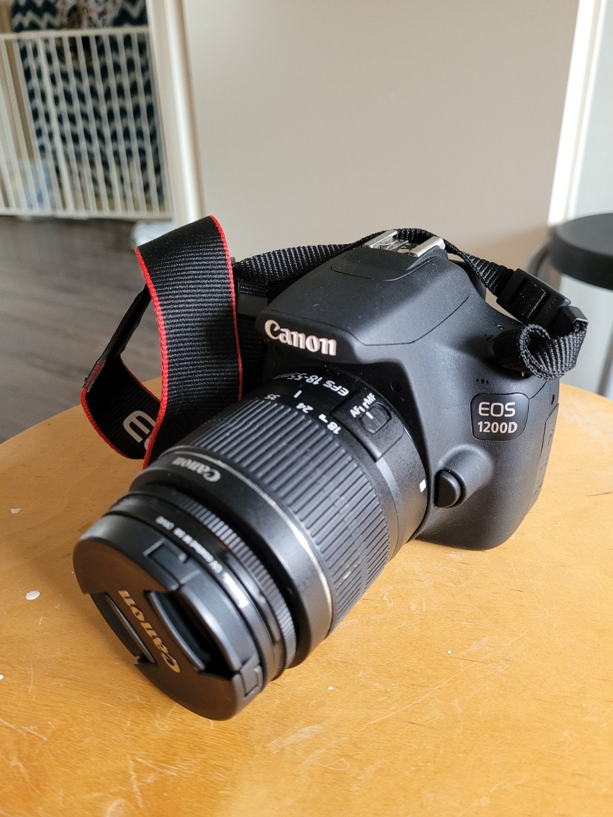 Canon EOS 1200D Spiegelreflexcamera met 18-55mm lens, Ingebouwde flitser, Spiegelreflex, Canon, Ophalen of Verzenden