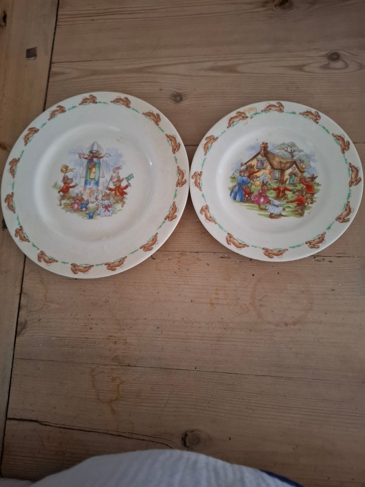 royal doulton Vintage kinderborden met konijntjesmotief - Se, Ophalen of Verzenden