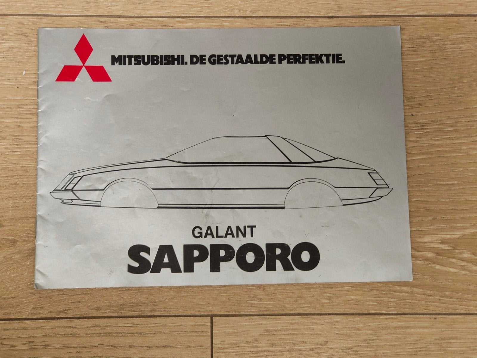 Autofolder Mitsubishi Galant Sapporo, Ophalen of Verzenden, Zo goed als nieuw, Mitsubishi