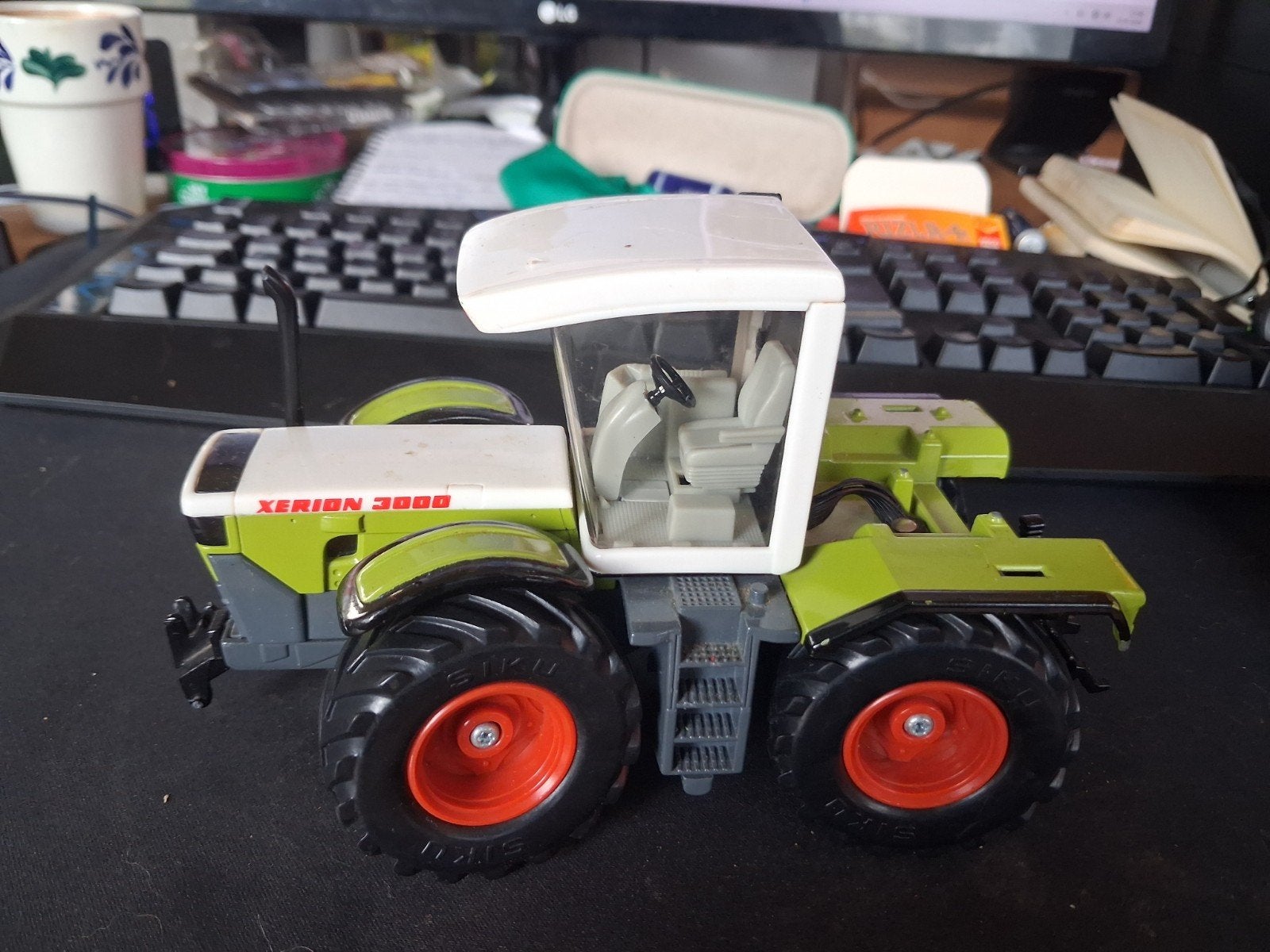 Siku Claas Xerion 3000 Tractor Speelgoedmodel, Ophalen of Verzenden, Zo goed als nieuw
